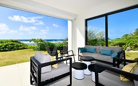 White&Blue Beachfront Luxury Poste Lafayette
